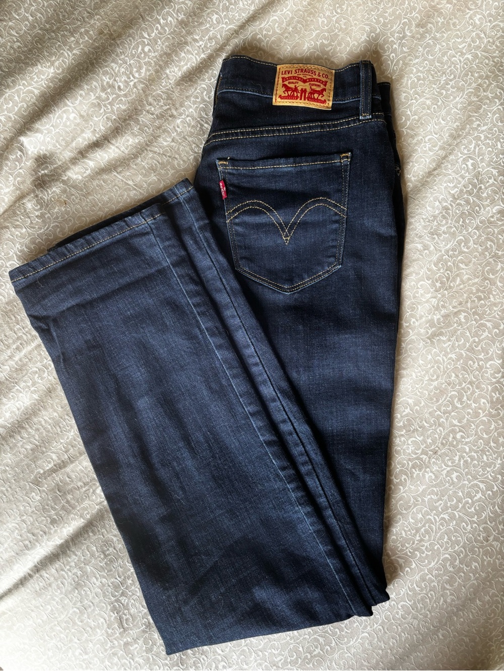 EUC Levi’s Straight Jeans